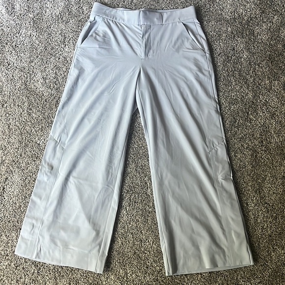 EUC ATHLETA TRIBECA CROP PANT, TERN GREY, size 2 - Picture 5 of 9